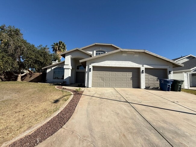 Building Photo - 4 BEDROOM IN RANCHO SERENO - FRESHLY REMODELED