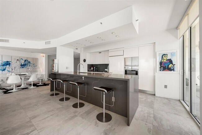 Building Photo - 450 Alton Rd