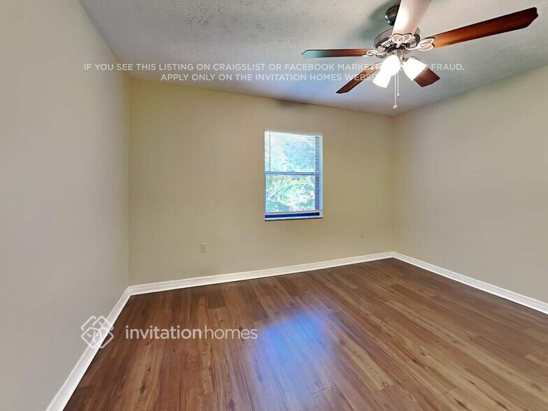 Building Photo - 906 Belle Timbre Ave