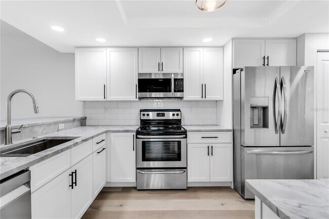 Building Photo - 1000 S Harbour Island Blvd