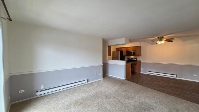 Building Photo - 627 S Virginia Rd