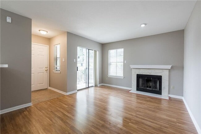 Primary Photo - 4500 E Oltorf St