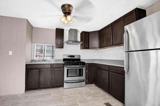 Building Photo - Incredible 3 bedroom, 1 1/2 bath mobile ho...