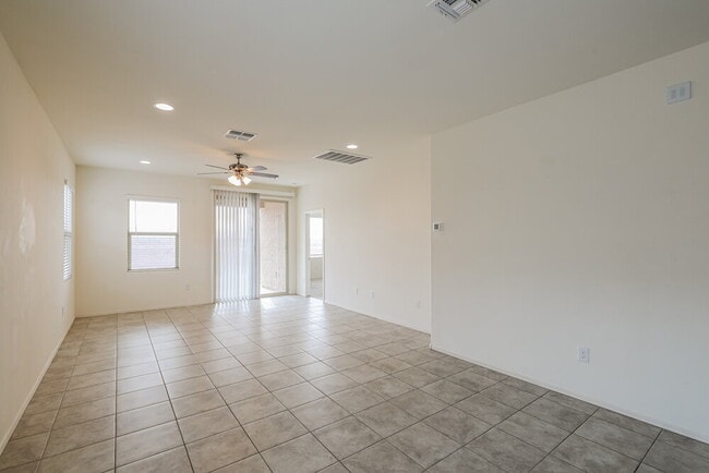 Building Photo - 11208 S Weismann Dr