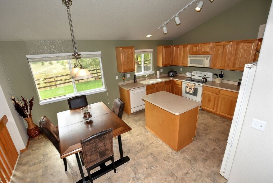 Building Photo - 403 Peyton Dr