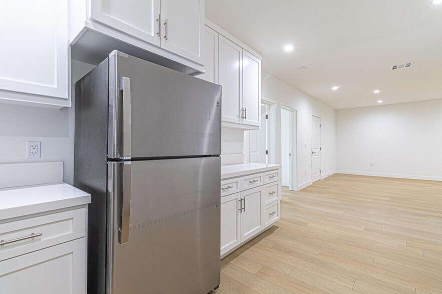 Building Photo - 3672 W Imperial Hwy