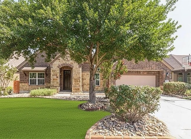 Building Photo - 5900 Lipan Apache Bend