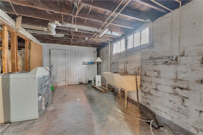 Building Photo - 3746 W 140th St