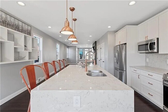 Building Photo - Bright 3-Bedroom Home in Mount Washington,...