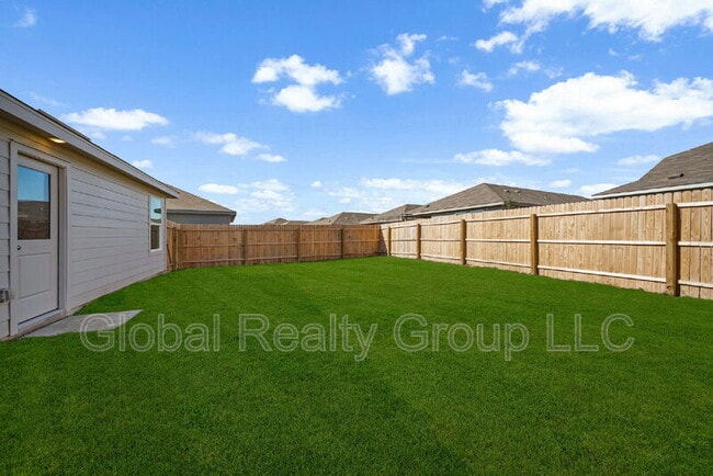 Building Photo - 479 Sarah Wy