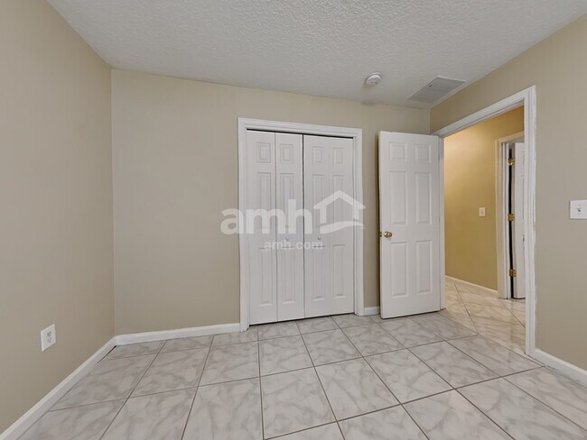 Building Photo - 9422 Daniels Mill Dr