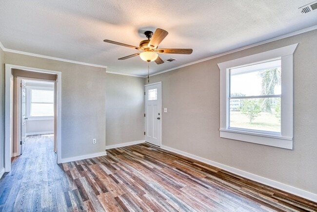 Building Photo - 2211 Beech St