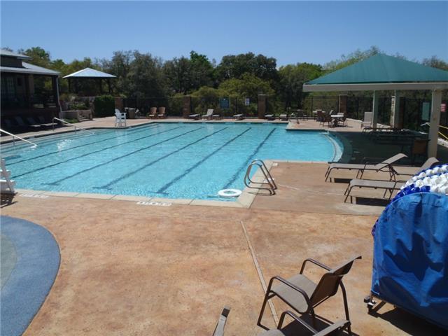 Building Photo - 10700 Pointe View Dr