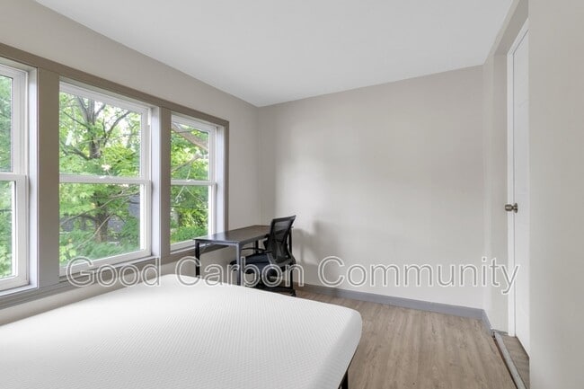 Building Photo - 48 Water St