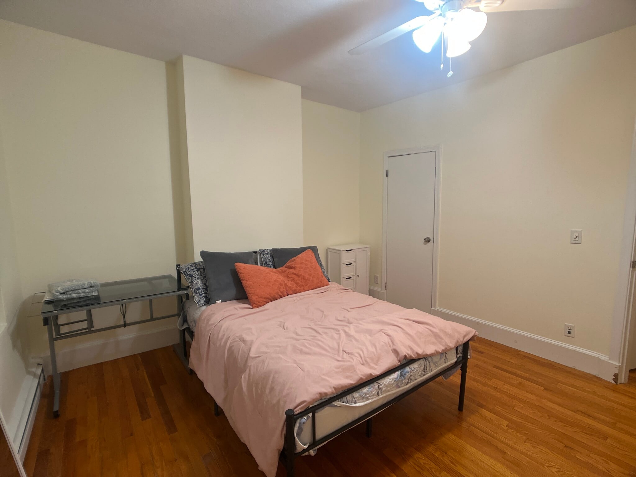 Building Photo - 122 Day St