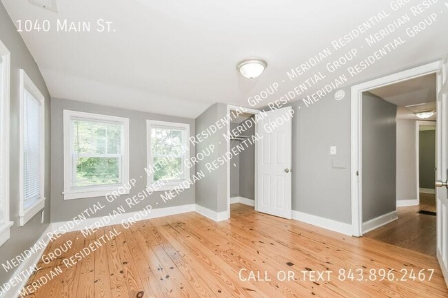 Building Photo - 1040 Main St