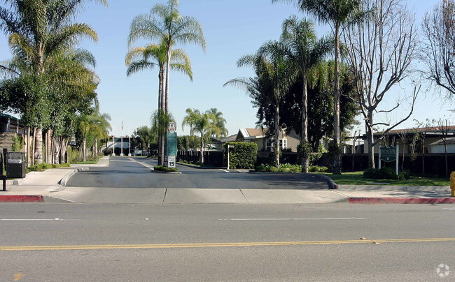 Primary Photo - Lincoln Center Mobile Home Park