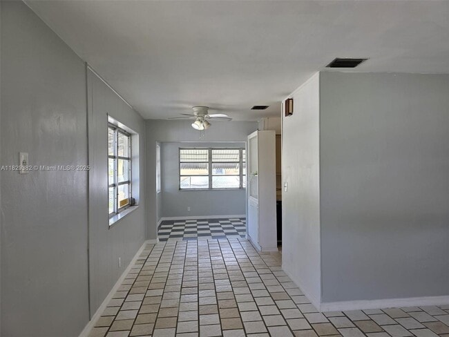 Building Photo - 46 NW 14th Ct