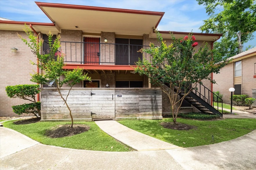 Primary Photo - 12955 Woodforest Blvd