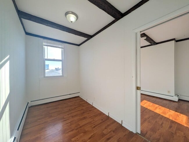 Building Photo - 148 South St