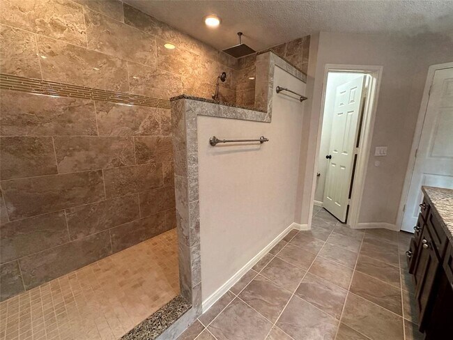 Building Photo - 9918 Cedaredge Dr