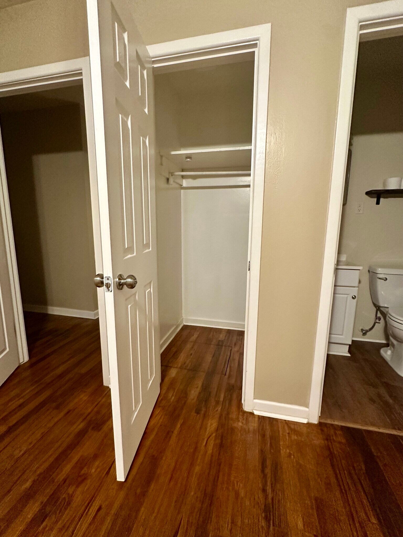 Building Photo - 1316 Eastview Dr