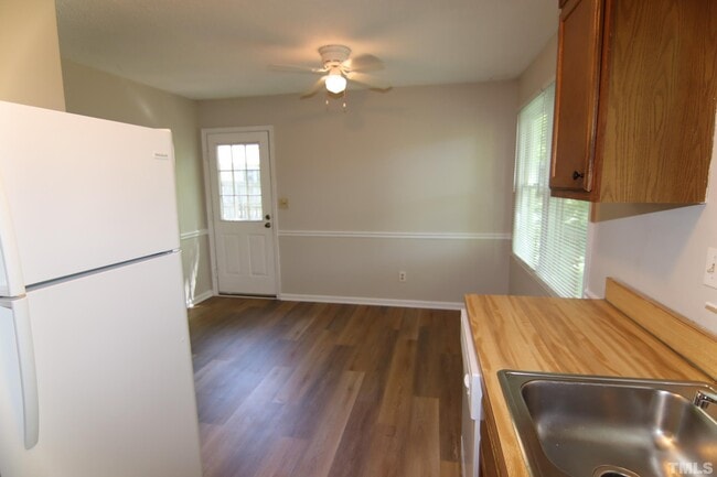 Building Photo - 103 Wigan Cir