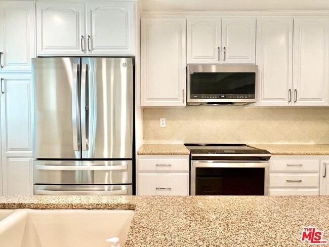 Building Photo - 13218 Fiji Way