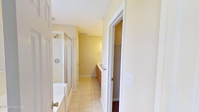Building Photo - 108 Chastain Dr