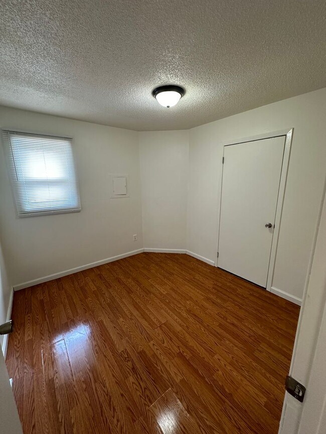 Building Photo - Maynardville 37807 - 2 bedroom, 1 bath apa...