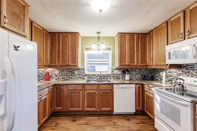 Building Photo - 912 72nd St NW