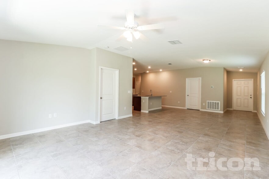 Building Photo - 1724 Broad Winged Hawk Dr