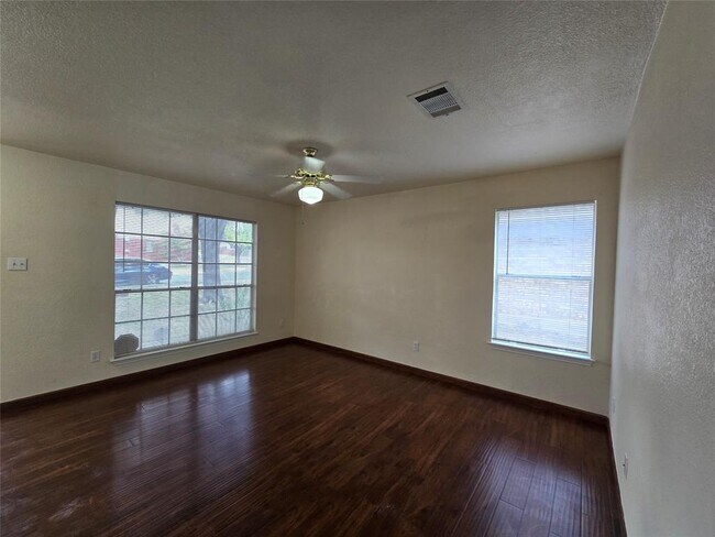 Building Photo - 505 Shant St