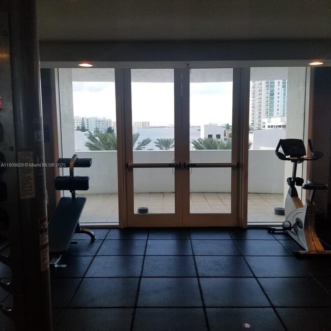 Building Photo - 7900 Harbor Island Dr