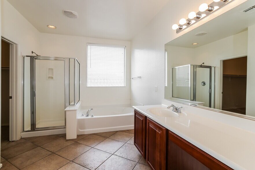 Building Photo - 17559 W Bridger St