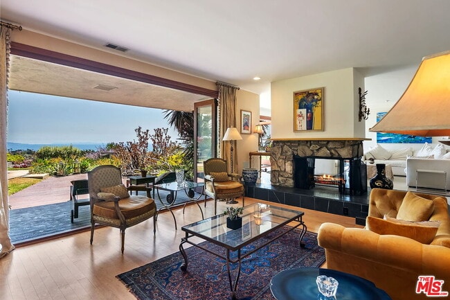 Building Photo - 1166 Las Pulgas Pl