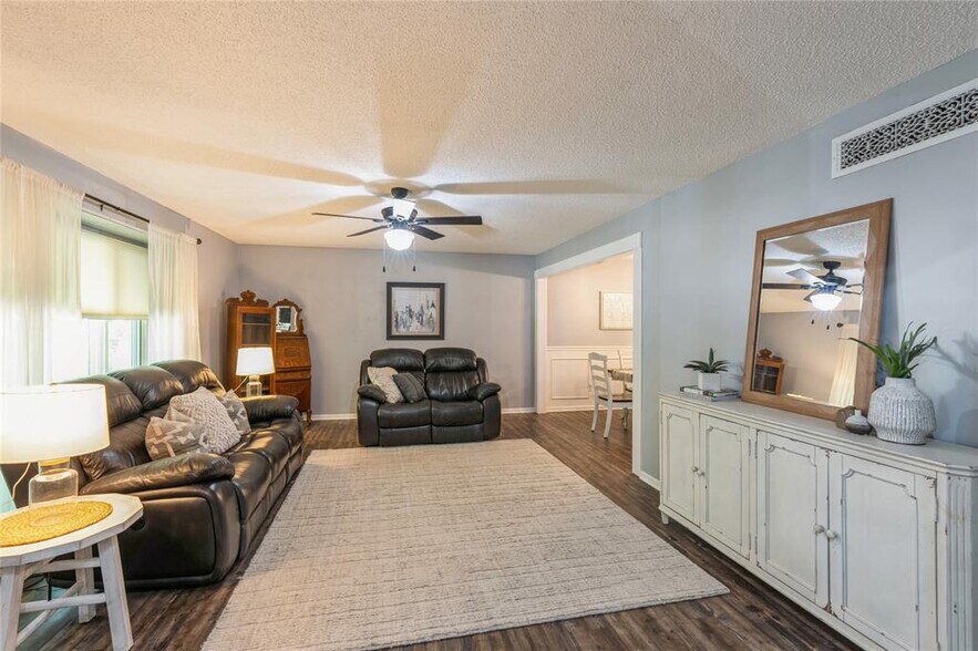 Building Photo - 3714 Skyline Dr