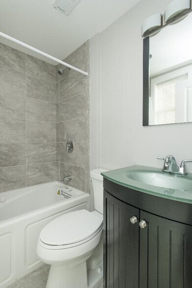 Building Photo - 2971 Washington St