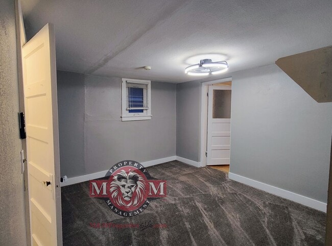 Building Photo - 3 Bd 1 Ba Home with Hardwood Floors in Midvale