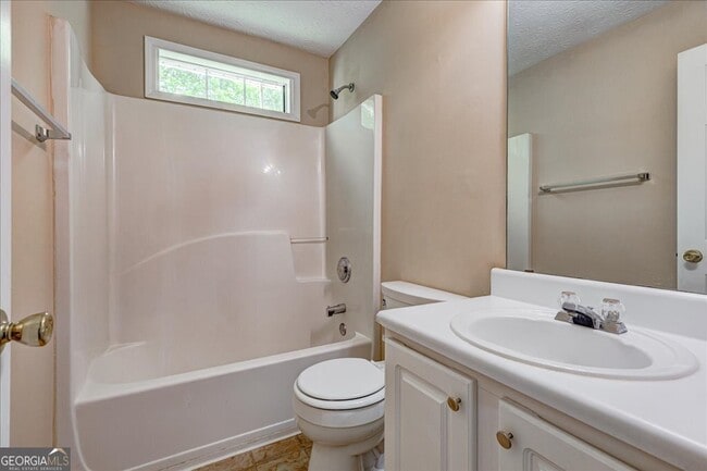 Building Photo - 1475 Trafalgar Way