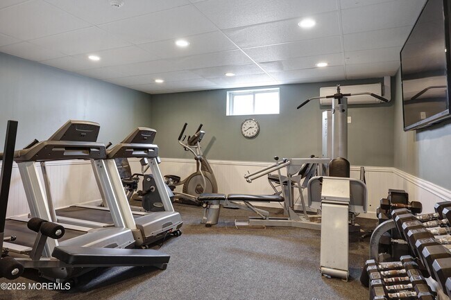 Building Photo - 675 Ocean Ave N