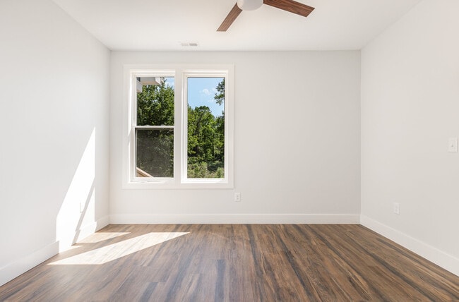 Building Photo - Room in House on S Alston Ave