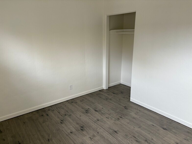 Building Photo - 1395 Kirman Ave