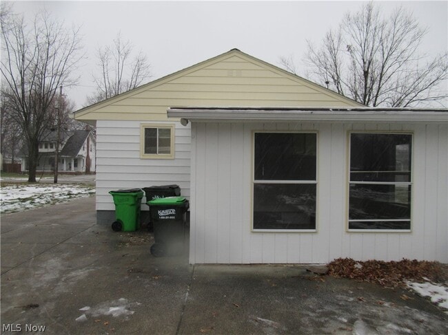 Building Photo - 1811 E 298th St