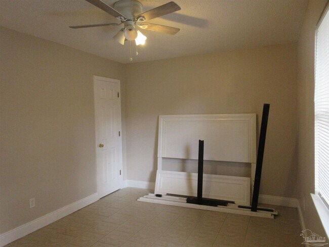 Building Photo - 4389 Pine Villa Cir
