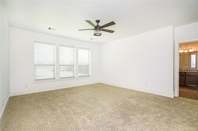 Building Photo - 8127 Caroline Ridge Dr