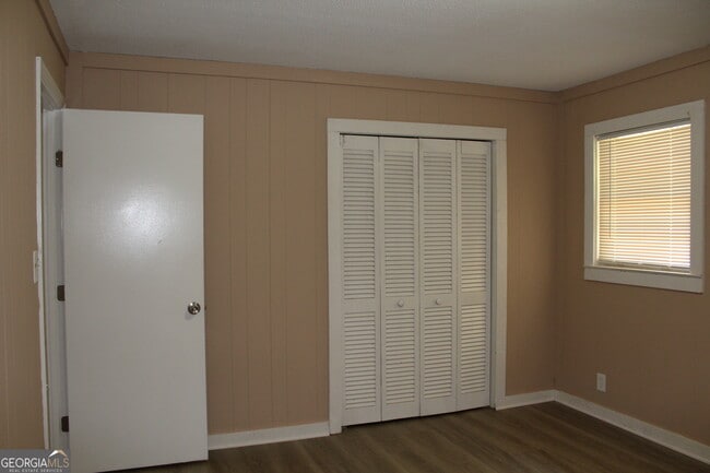 Building Photo - 289 Bruce St