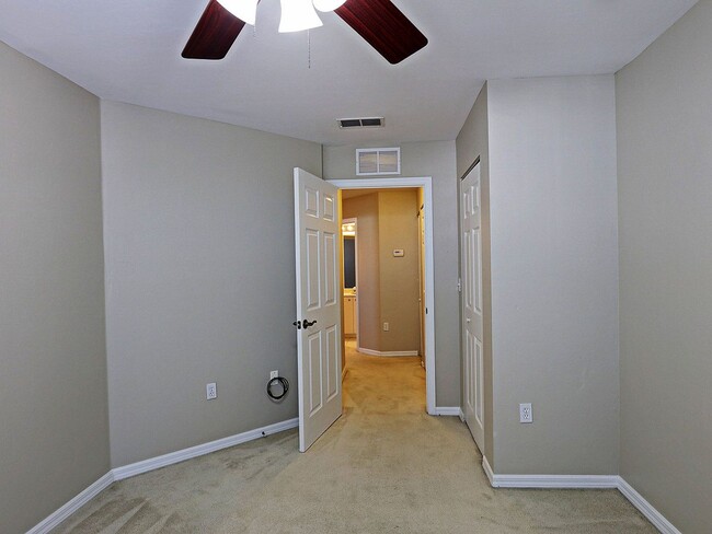 Building Photo - Forest Lake Townhomes 3647-107