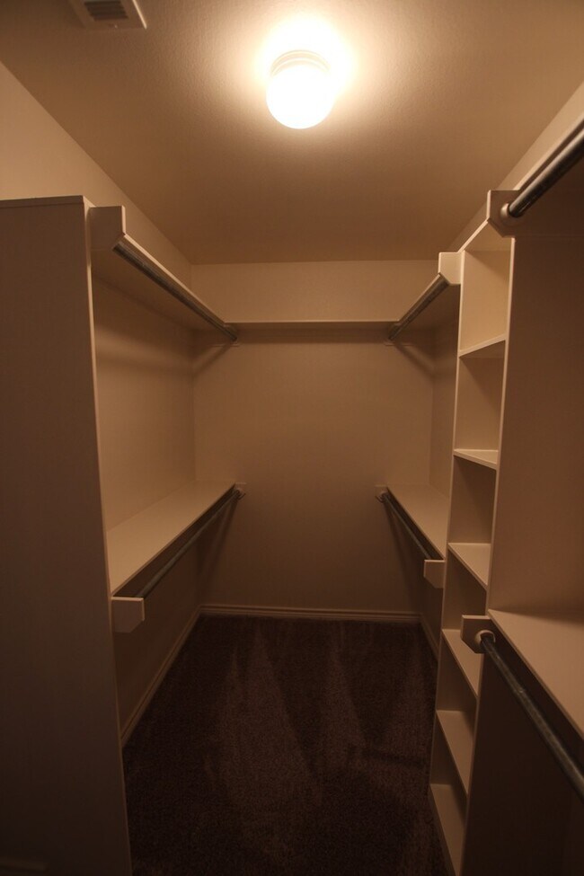 Building Photo - Coming Soon! Luxurious 3 Bed 2.5 Bath Rent...
