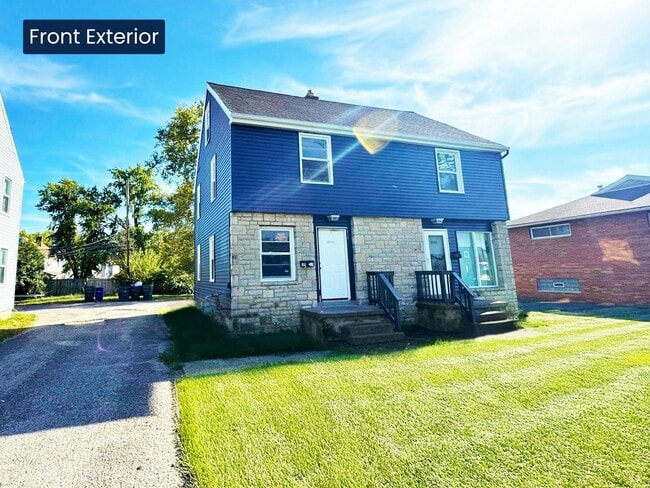 Primary Photo - 2151 W Mound St